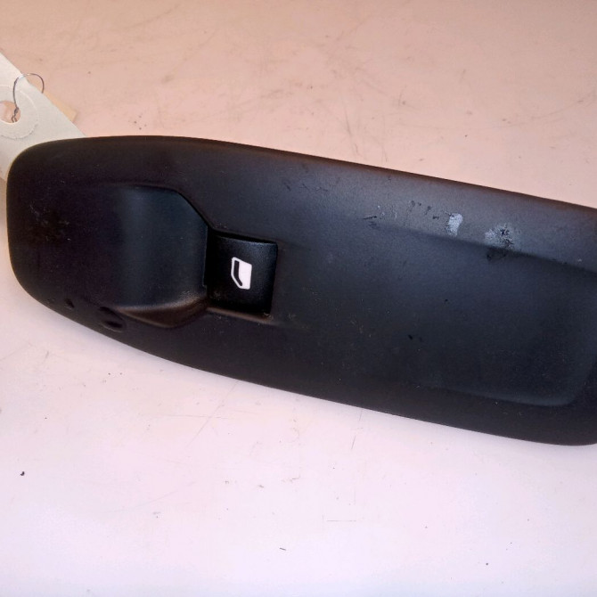 Commande lève-glace porte avant droite occasion PEUGEOT 2008 Phase 1 04-1995->04-1999 1.6 BlueHDI 120ch 96751115ZD 1