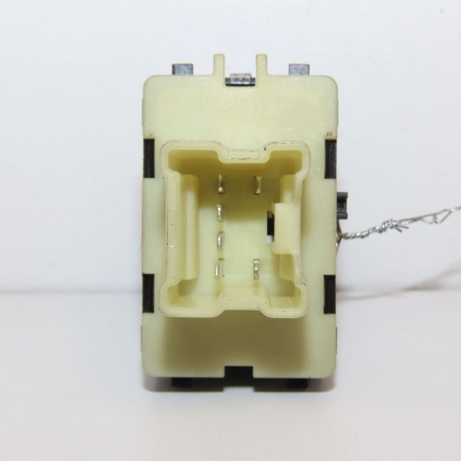 Commande lève-glace porte avant gauche occasion DACIA SANDERO II Phase 1 10-2012->... 1.5 DCI 90ch 2