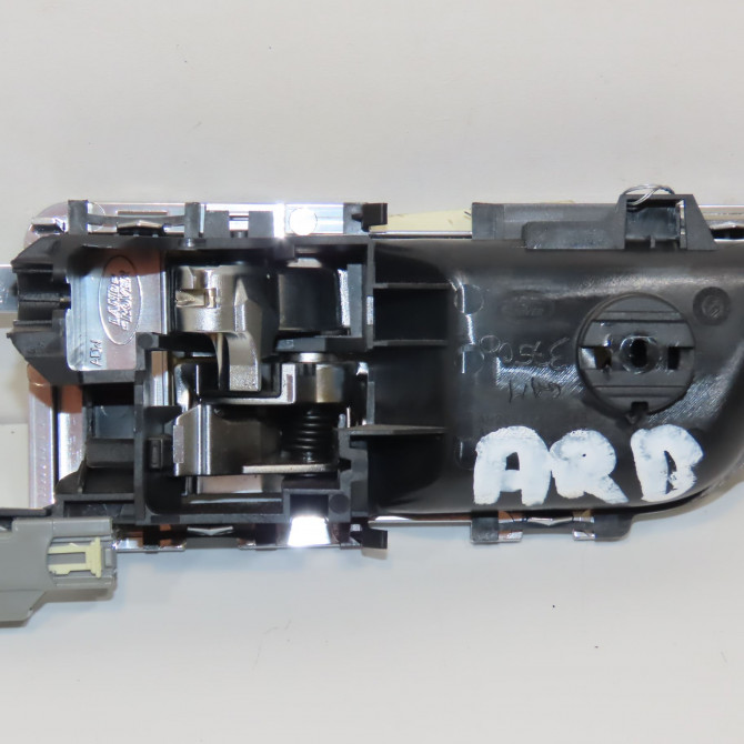Poignee int porte ard occasion LAND ROVER DISCOVERY III phase 1 09-2004->09-2009 2