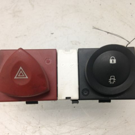 Bouton de warning occasion RENAULT MEGANE II Phase 1 09-2003->12-2005 1.9 DCI 120ch 8200095493