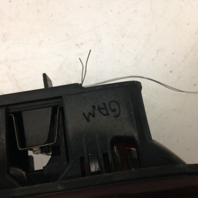 Feux stop supplementaire occasion RENAULT CLIO I Phase 3 03-1996->08-1998 1.2 7700847733 2