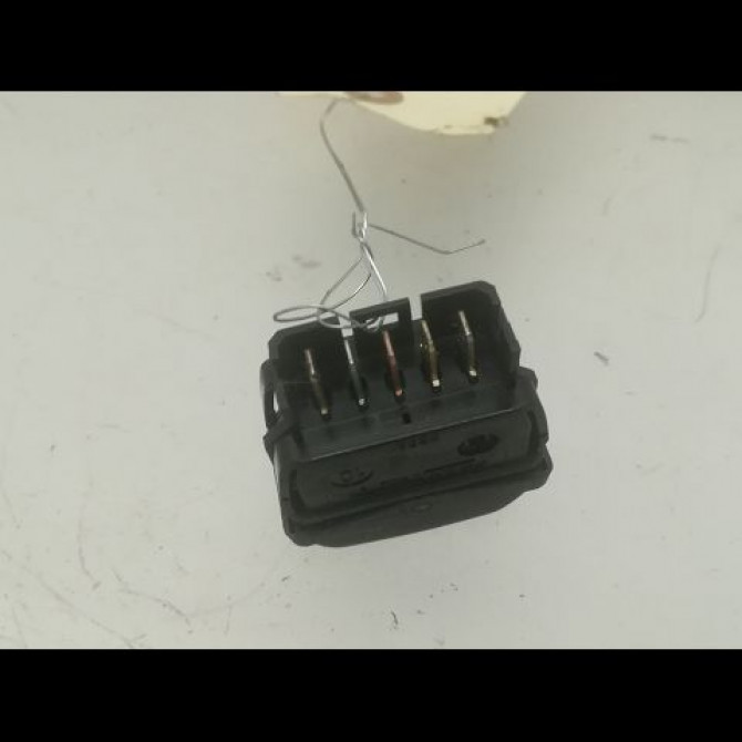 Commande lève-glace porte avant droite occasion CITROEN XSARA PICASSO Phase 1 12-1999->02-2004 2.0 HDi 90ch 2