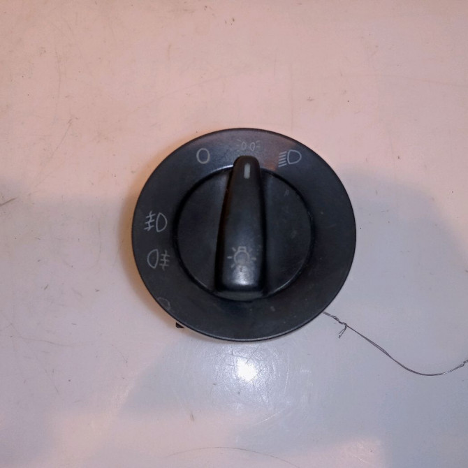 Interrupteur commande de phares occasion VOLKSWAGEN PASSAT IV Phase 2 10-2000->03-2005 1.9 TDI 130ch 1C0941531A20H 1