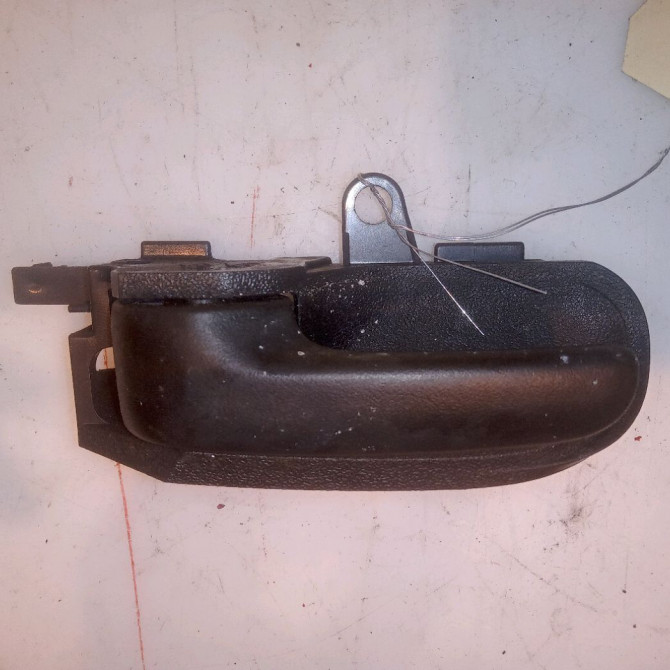 Poignee int porte ard occasion TOYOTA YARIS I Phase 2 03-2003->12-2005 75 D-4D 692050D060B1 1