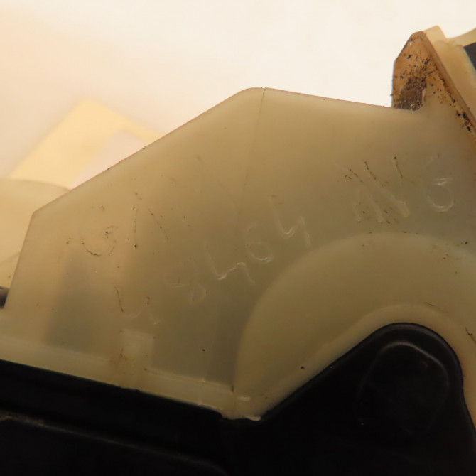 Serrure porte avg occasion  9686919280 4