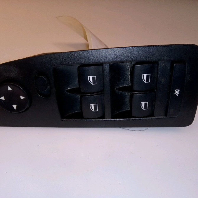 Commande lève-glace porte avant gauche occasion B.M.W. SERIE 1 I Phase 1 05-2004->12-2006 120d 1