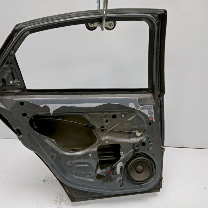 Porte arrière gauche occasion OPEL VECTRA III Phase 1 06-2002->10-2005 2.2 DTI 16v 125ch 93175839 3