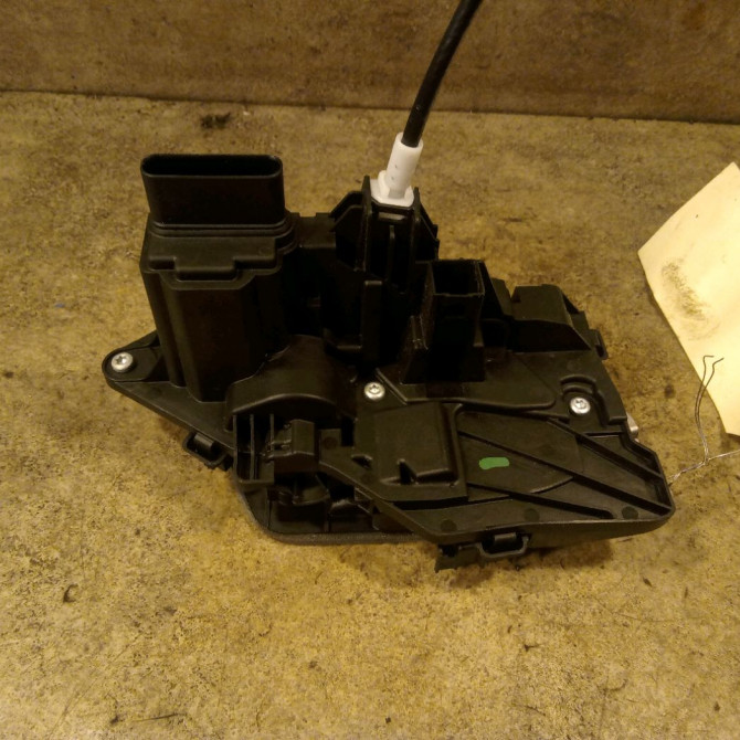 Serrure porte ard occasion VOLVO XC40 32131415 3