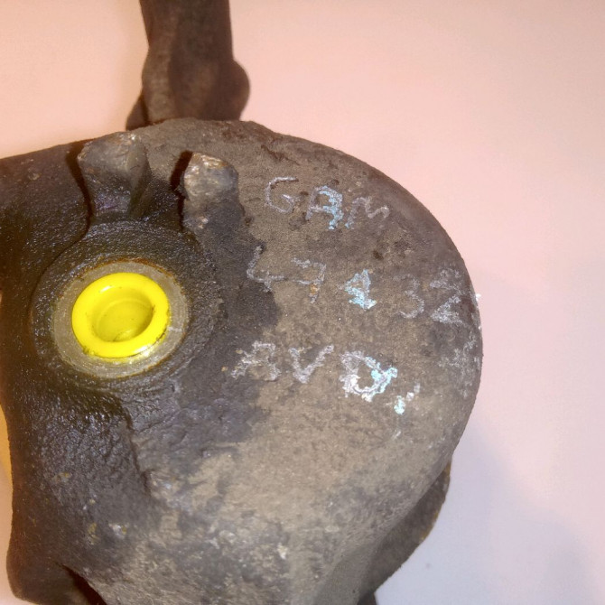 Etrier de frein avant droit occasion HYUNDAI GETZ Phase 1 09-2002->11-2005 1.1i 5818125A00 4