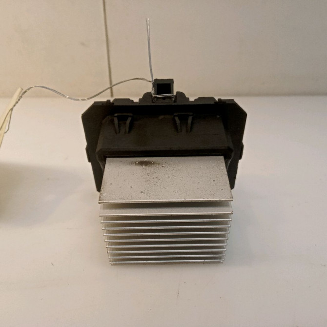 Resistance de chauffage occasion RENAULT TWINGO II Phase 1 06-2007->11-2011 1.2i 16v 75ch 7701060006 2