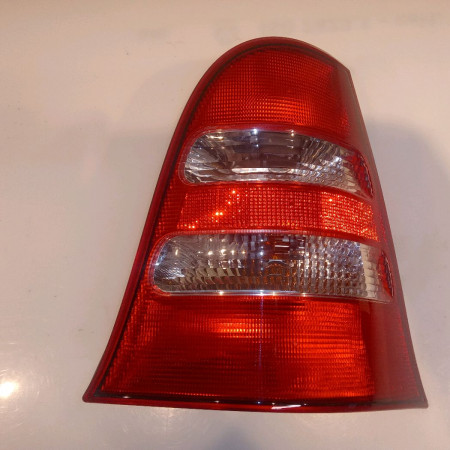 Feu arrière droit occasion  1688202864