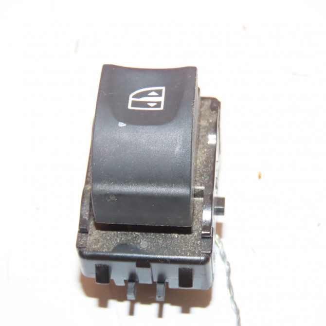 Commande lève-glace porte avant droite occasion RENAULT MEGANE III Phase 1 04-1995->04-1999 1.5 DCI 110ch 1