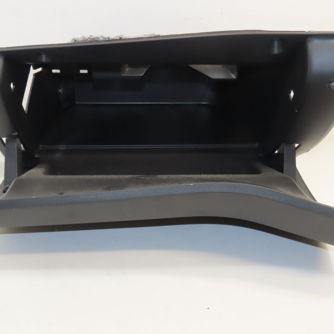 Boite à gants occasion PEUGEOT 308 II Phase 1 04-1995->04-1999 1.2 PureTech 110ch 16108048ZD 3