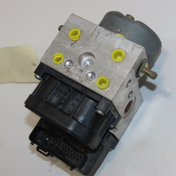 Unité hydraulique ABS occasion MITSUBISHI SPACE STAR II Phase 1 10-1998->03-2006 1.3i 85ch MR334810 1