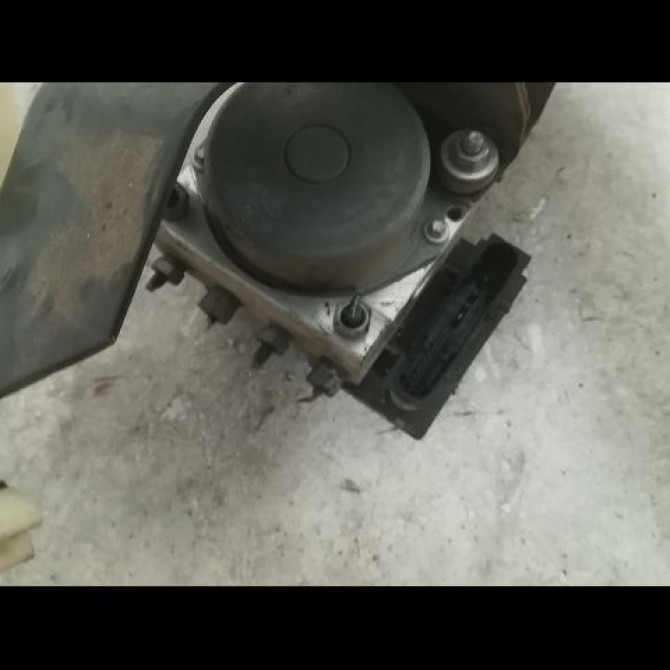 Unité hydraulique ABS occasion RENAULT CLIO CAMPUS II Phase 2 07-2009->12-2012 1.5 DCI 85ch 7701070807 2
