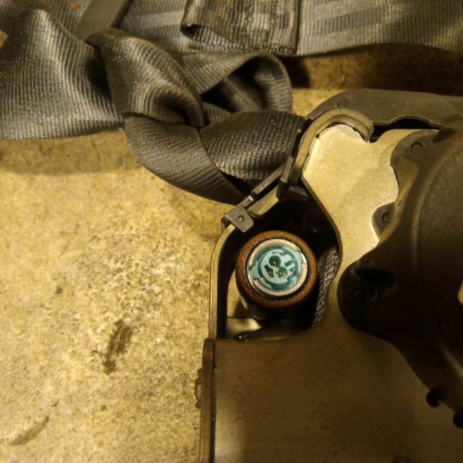 Ceinture arrière droite occasion VOLVO XC40 32239872 4