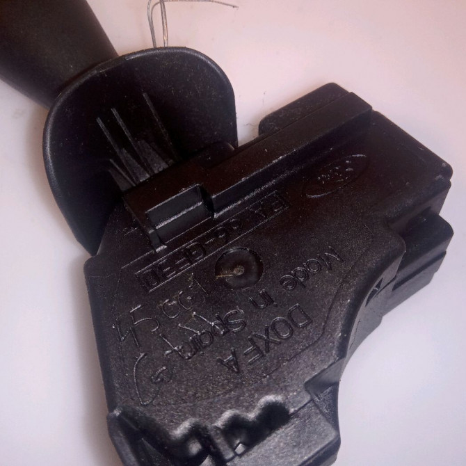 Commande essuie glace occasion FORD FIESTA V Phase 1 09-2002->10-2005 1.4i 1140522 3