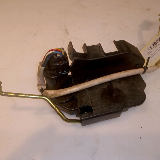 Serrure porte ard occasion HYUNDAI GETZ Phase 1 09-2002->11-2005 1.1i 814201C020 3