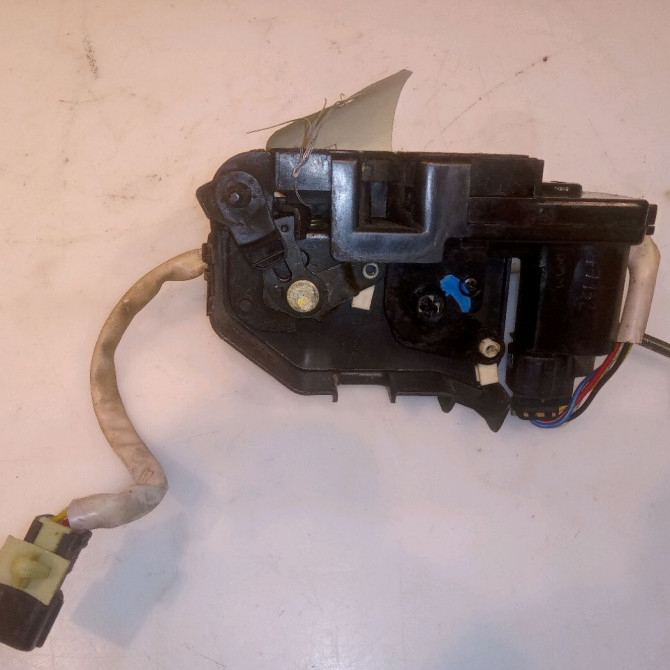 Serrure porte arg occasion HYUNDAI GETZ Phase 1 09-2002->11-2005 1.1i 814101C020 3