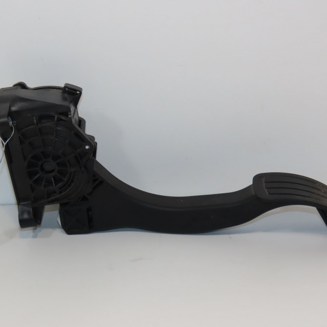 Potentiometre accelerateur occasion CITROEN C4 PICASSO II Phase 1 04-2013->... 1.6 e-HDi 8v 115ch 2