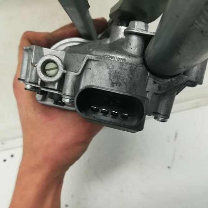 Moteur essuie-glace avant occasion B.M.W. SERIE 3 III Phase 1 01-1991->04-1998 318 TDS 61617161711 3