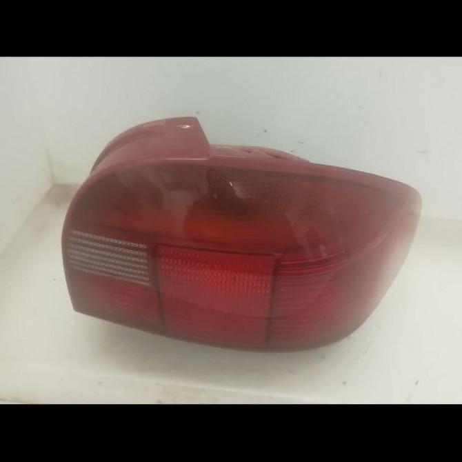 Feu arrière droit occasion FORD MONDEO I Phase 1 01-1993->09-1996 1.8 TD 1