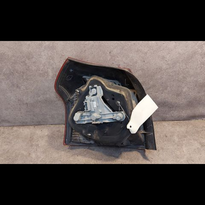 Feu arrière droit occasion TOYOTA COROLLA IX phase 2 07-2004->08-2007 1.4 D 90ch 8155102300 2