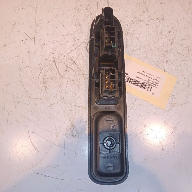 Commande lève-glace porte avant gauche occasion PEUGEOT 307 Phase 1 04-2001->06-2005 2.0 HDI 90ch 2