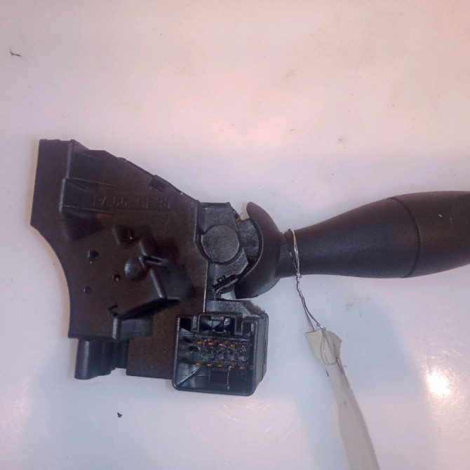 Commande clignotant occasion FORD FIESTA V Phase 1 09-2002->10-2005 1.4i 1322380 2