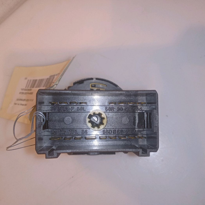 Interrupteur commande de phares occasion VOLKSWAGEN GOLF IV GOLF IV Phase 1 1998-01-01->2005-06-30 1.9 TDI 100ch 1C094153120H 3