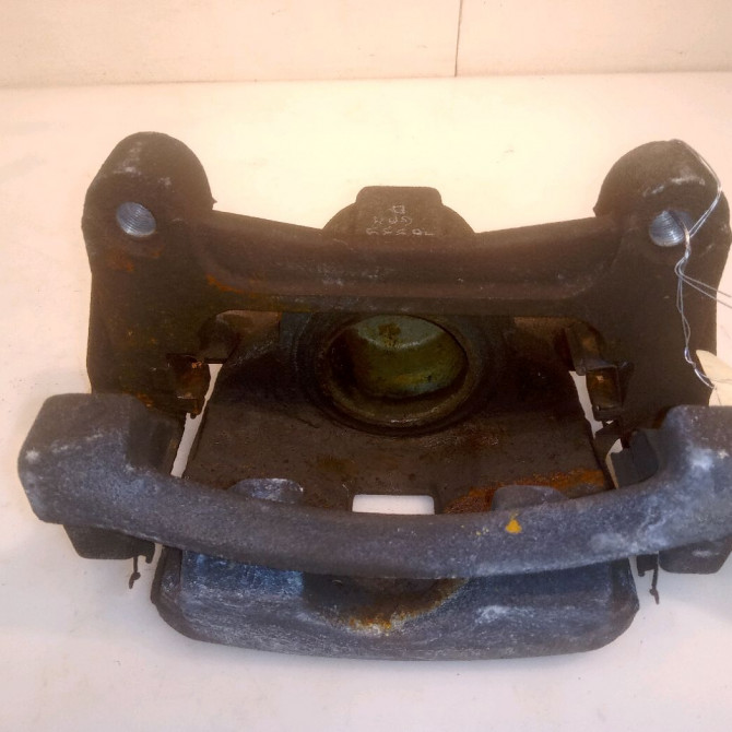 Etrier de frein avant droit occasion RENAULT SCENIC IV Phase 1 04-1995->04-1999 1.6 DCI 130ch 410011159R 3