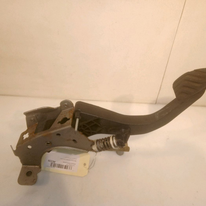 Pedale embrayage occasion RENAULT SCENIC IV Phase 1 04-1995->04-1999 1.6 DCI 130ch 465033751R 2