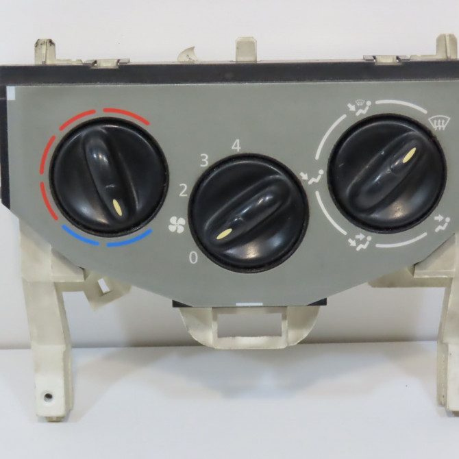 Commande de chauffage occasion RENAULT TRAFIC II Phase 1 10-2001->08-2006 1.9 DCI 100ch 275106803R 1