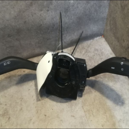 Bloc commodos occasion VOLKSWAGEN POLO IV Phase 2 05-2005->09-2009 1.2 60ch 6Q0953513F9B9