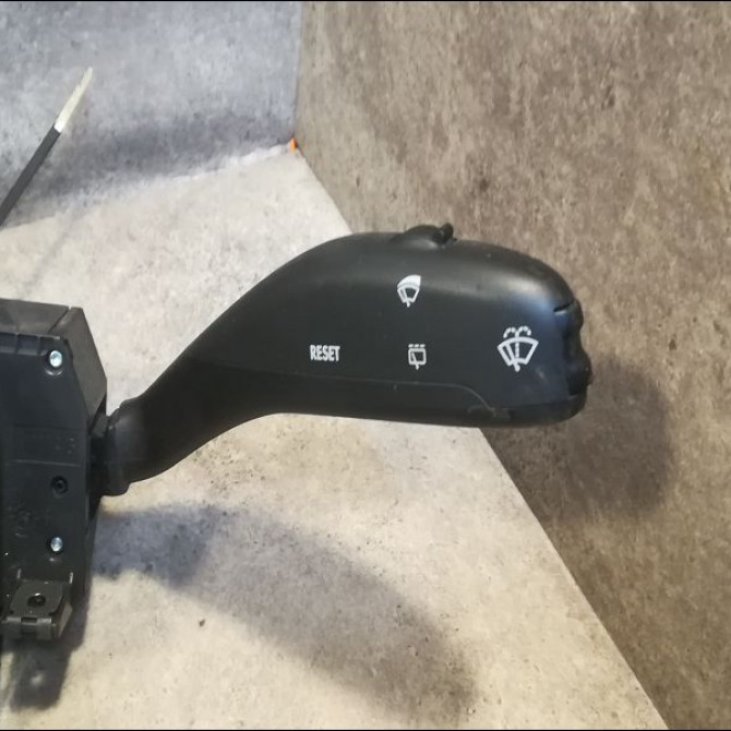 Bloc commodos occasion VOLKSWAGEN POLO IV Phase 2 05-2005->09-2009 1.2 60ch 6Q0953513F9B9 2