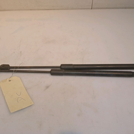 Verin droit hayon occasion SUZUKI SX4 I Phase 1 04-2006->03-2014 1.6 DDIS 90ch 8185079J00