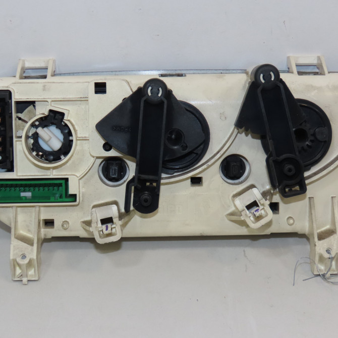 Commande de chauffage occasion RENAULT CLIO II Phase 1 03-1998->06-2001 1.9 D 65ch 2