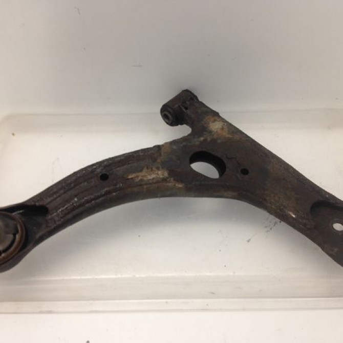 Triangle inf avg occasion TOYOTA AVENSIS II phase 1 05-2003->08-2006 4806905070 1