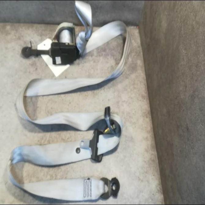 Ceinture avant droite occasion RENAULT CLIO II Phase 2 06-2001->07-2006 1.4i 16v 8200281407 1