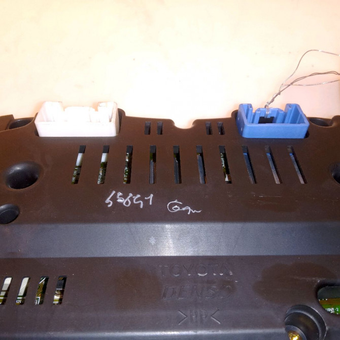 Compteur occasion TOYOTA AVENSIS II phase 1 05-2003->08-2006 115 D-4D 8380005F10 3