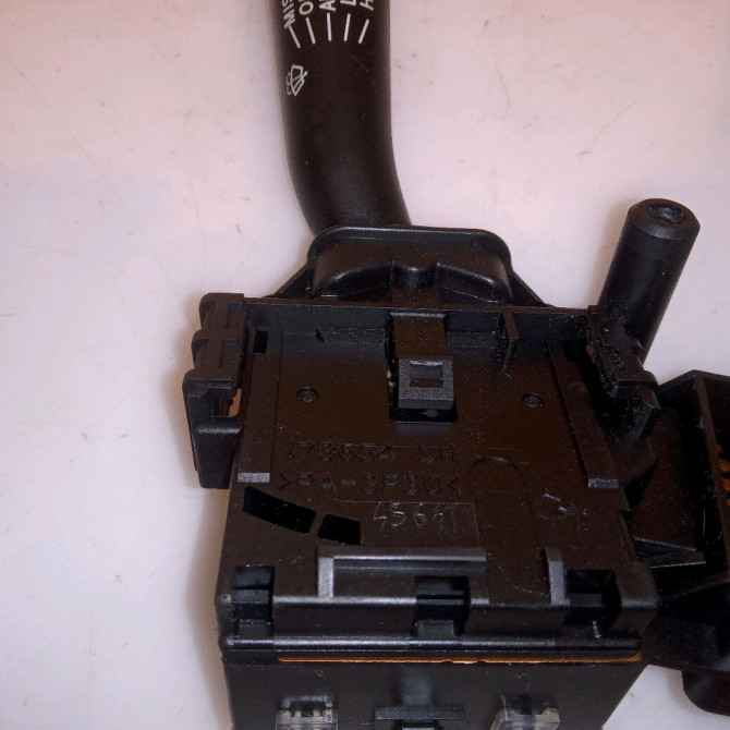 Commande essuie glace occasion TOYOTA AVENSIS II phase 1 05-2003->08-2006 115 D-4D 8465205170 3