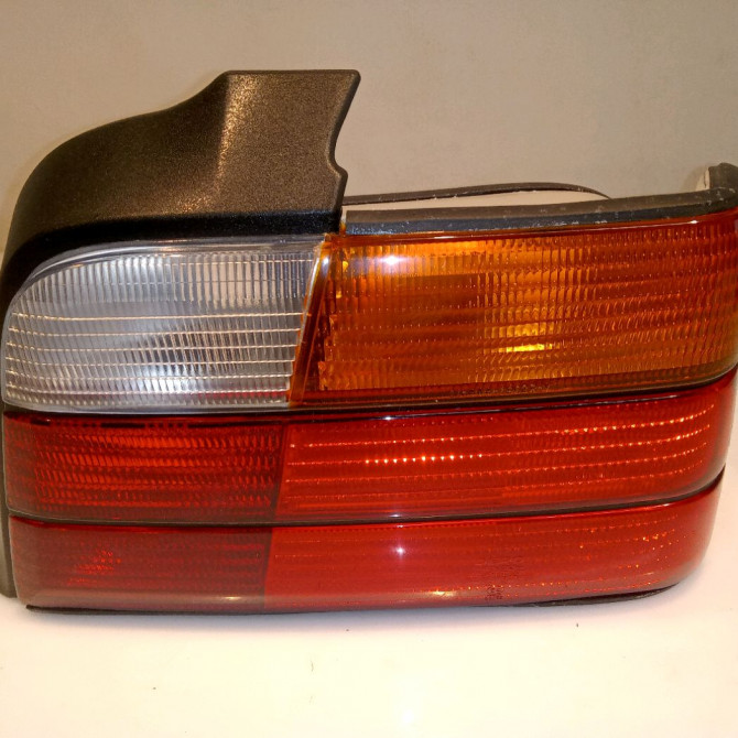 Feu arrière droit occasion B.M.W. SERIE 3 III Phase 1 01-1991->04-1998 325td 82199405445 1