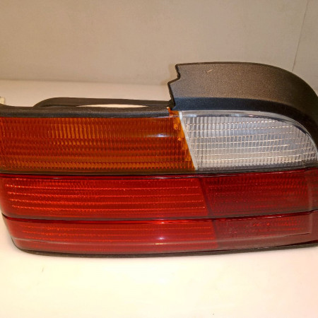 Feu arrière gauche occasion B.M.W. SERIE 3 III Phase 1 01-1991->04-1998 318i