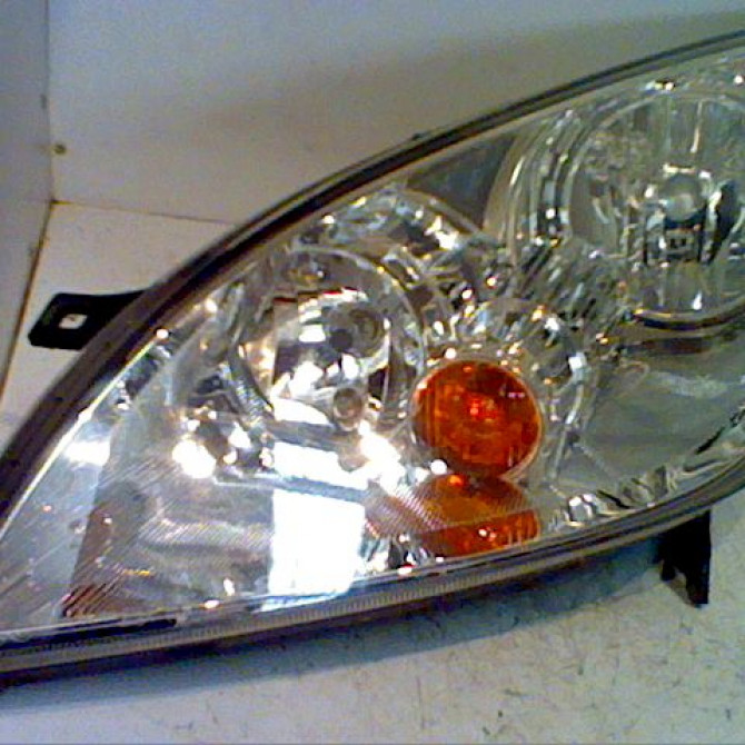 Phare gauche occasion MITSUBISHI COLT VI Phase 1 05-2004->10-2008 1.5 Di-D 95 8301A283 1