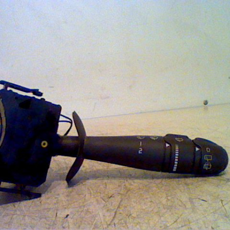 Commande essuie glace occasion RENAULT ESPACE IV Phase 1 09-2002->03-2006 1.9 DCI 7701048915