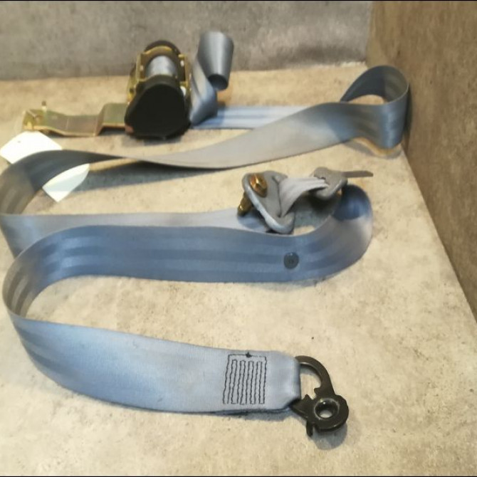 Ceinture avant droite occasion RENAULT MEGANE I Phase 2 03-1999->06-2003 1.4i 16v 7700430618 1