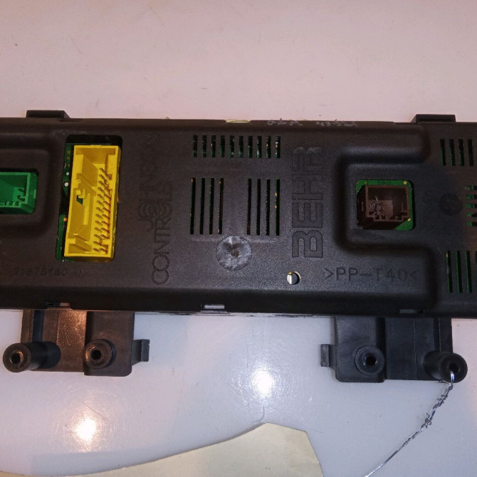 Commande de chauffage occasion PEUGEOT 307 Phase 2 SW 06-2005->07-2008 1.6HDi 16v FAP 110ch 2