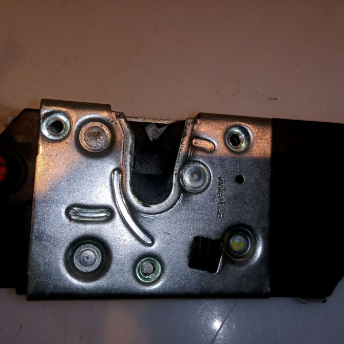 Serrure porte ard occasion PEUGEOT 307 Phase 2 SW 06-2005->07-2008 1.6HDi 16v FAP 110ch 9138G0 1