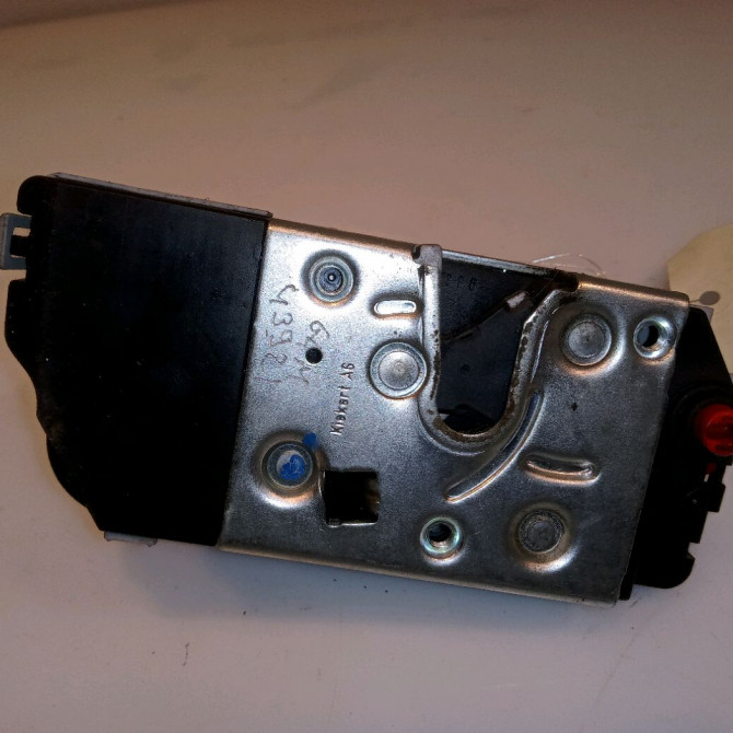 Serrure porte arg occasion PEUGEOT 307 Phase 2 SW 06-2005->07-2008 1.6HDi 16v FAP 110ch 9137E4 1