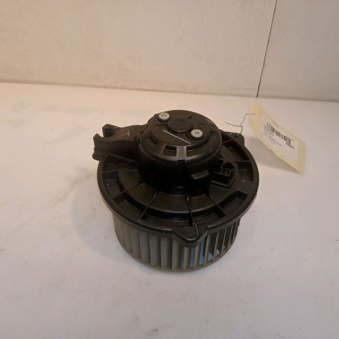 Ventilateur de chauffage occasion TOYOTA AVENSIS II phase 1 05-2003->08-2006 115 D-4D 8710302080 1